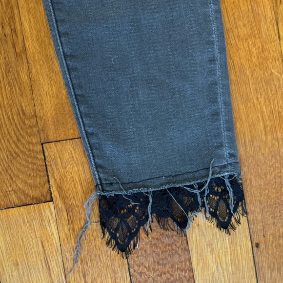 MOTHER High Waisted Looker Dagger Ankle Fray - Picture 2 of 5